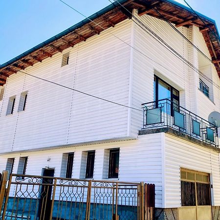 Niya Guest House Beli Iskar Luaran gambar