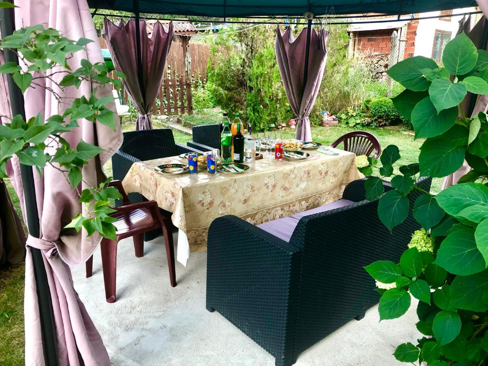 Niya Guest House Beli Iskar Luaran gambar